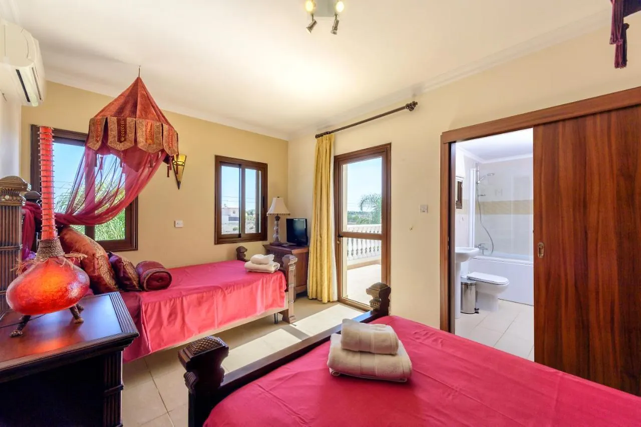 Amani Villa Протарас